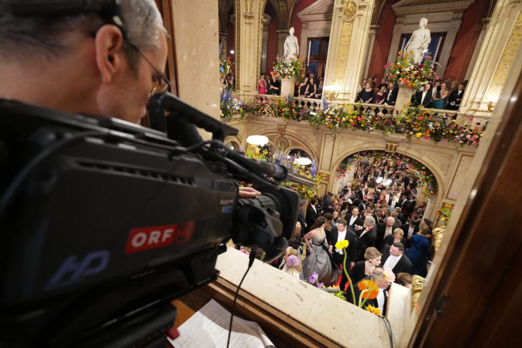 Wiener Opernball 2025 - „Alles Walzer“ hieß es auch am 67. Wiener Opernball! Der ORF ist mit umfangreicher Berichterstattung am Ball der Bälle live mit dabei. 